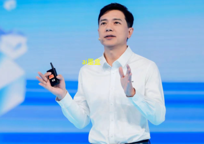 李彦宏在2025百度世界大会上提出的&ldquo;AI的内化将重塑生产力&rdquo;这一观点